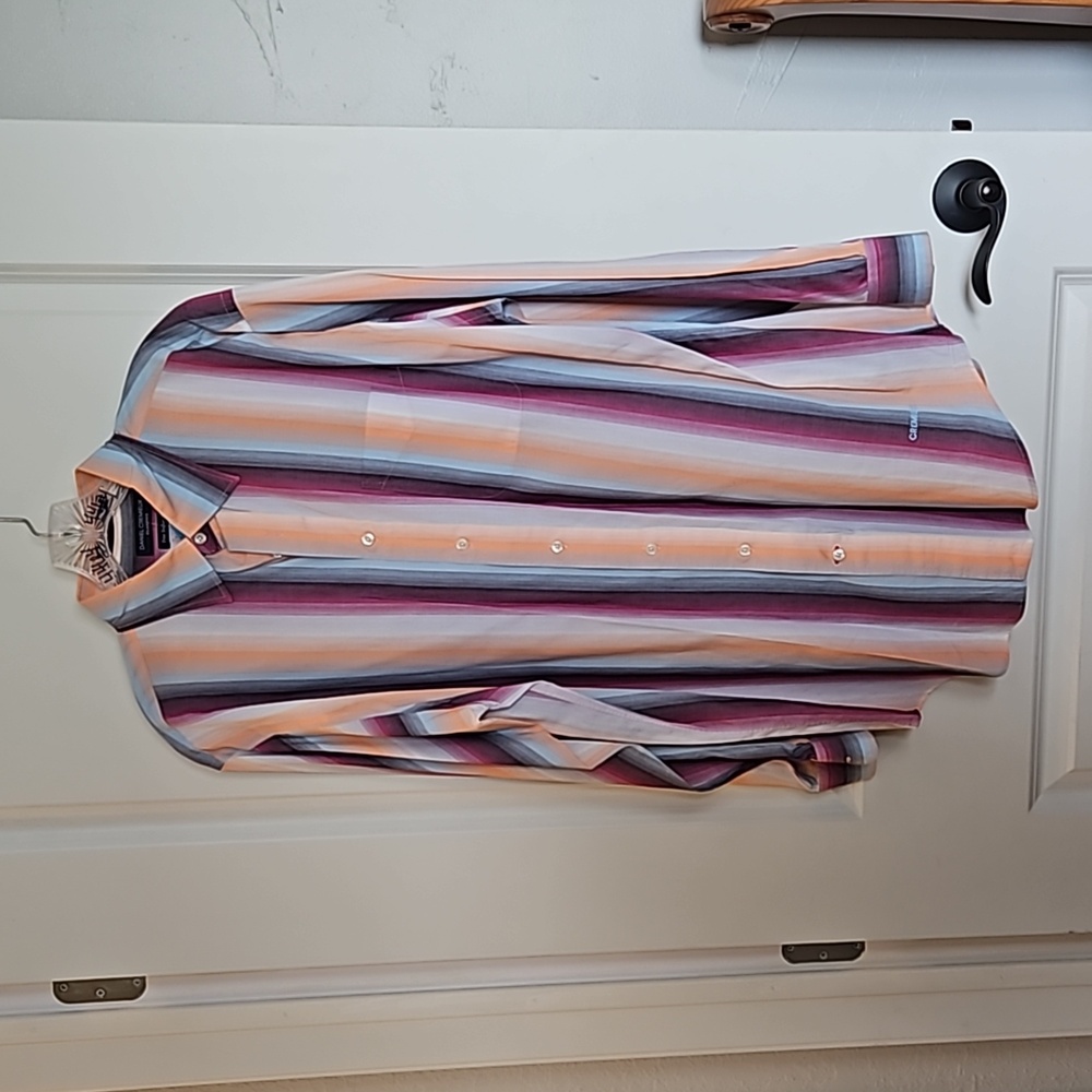 Daniel Cremieux Classics Size Medium dress shirt